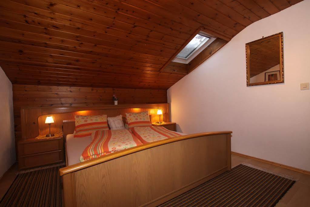 Apart Confimare Hotel Pfunds Bagian luar foto