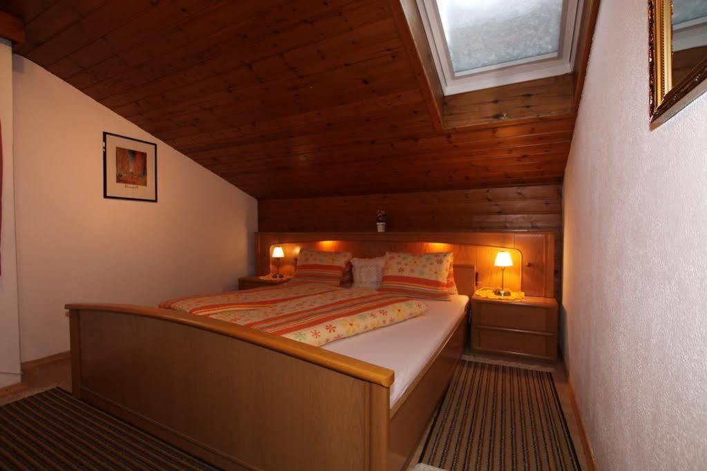 Apart Confimare Hotel Pfunds Bagian luar foto