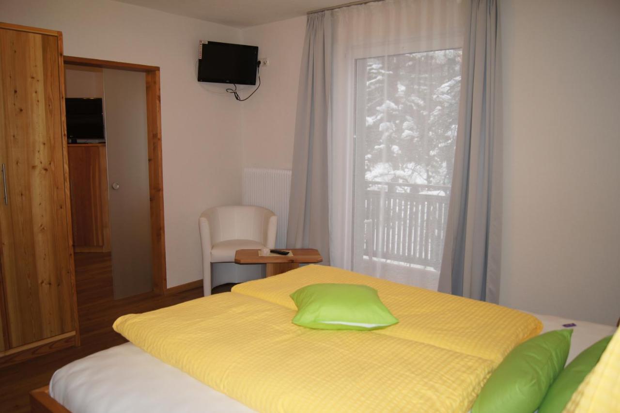 Apart Confimare Hotel Pfunds Bagian luar foto