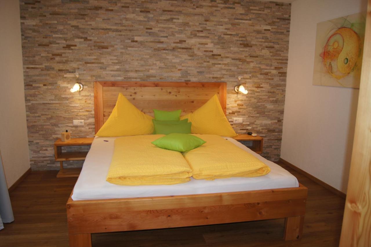 Apart Confimare Hotel Pfunds Bagian luar foto