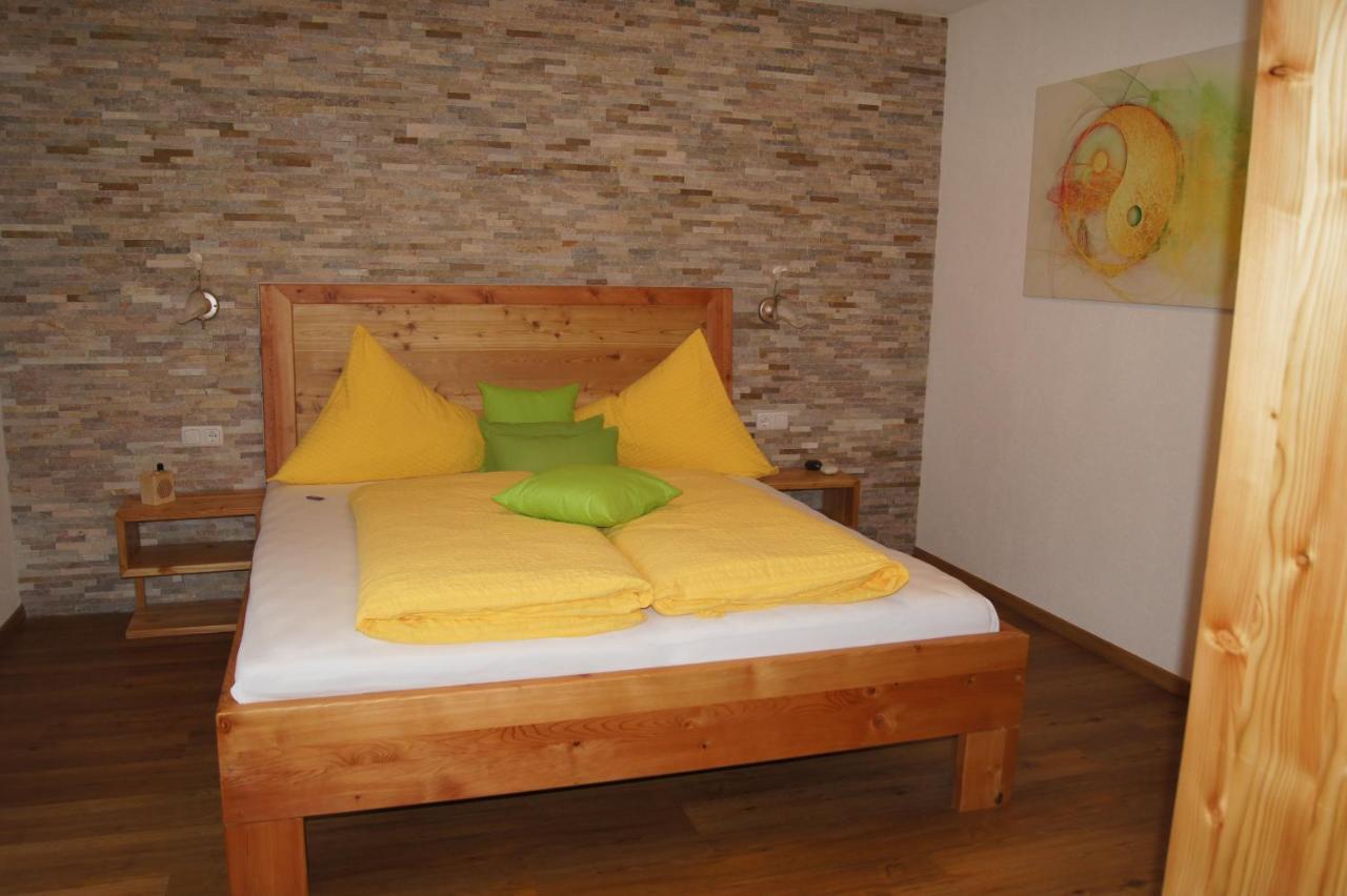 Apart Confimare Hotel Pfunds Bagian luar foto